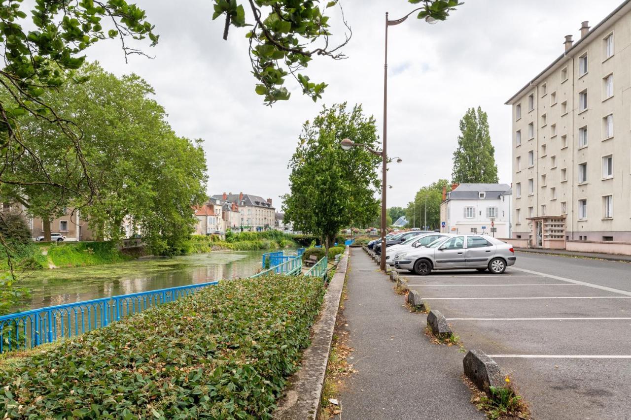 Appart T3 Bien Situe A Bourges + Wifi 외부 사진
